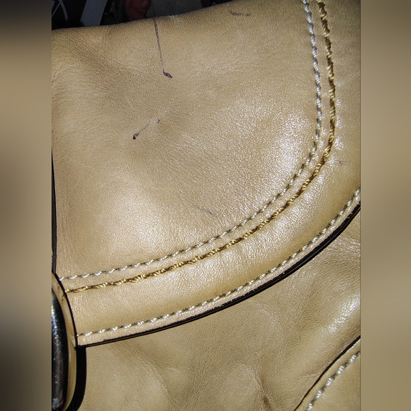 Vintage Coach Small Tan Soho Handbag - Picture 6 of 11